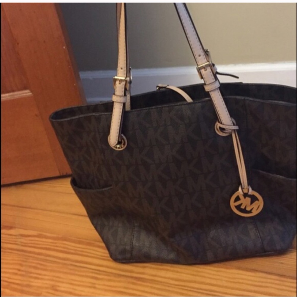 Michael Kors jet set logo purse